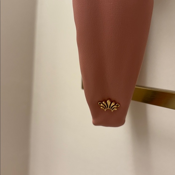 Lele Sadoughi Pink Knotted Padded Headband Reposhing from @okatasy - Picture 13 of 13